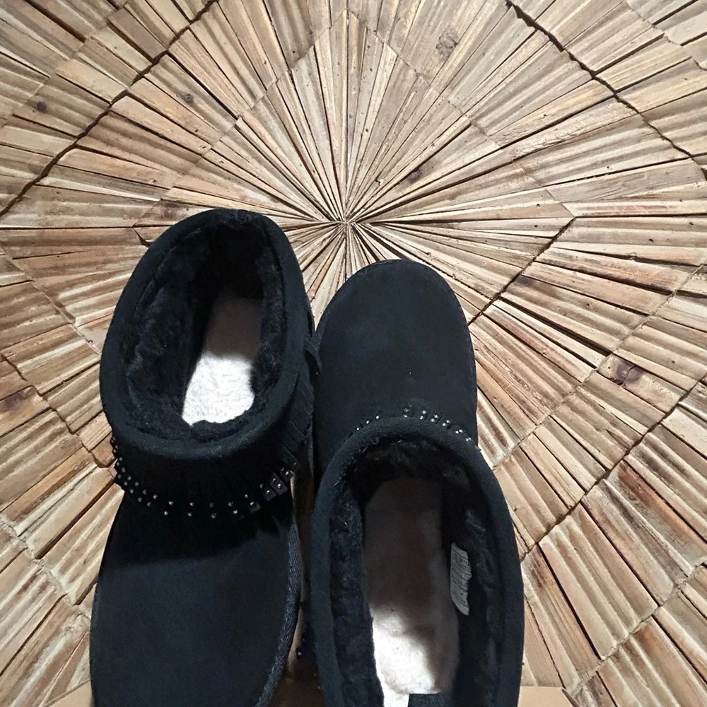 UGG Black Suede Fringe Boots - Picture 4 of 15